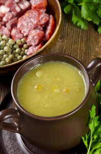 Grüne Erbsen suppe