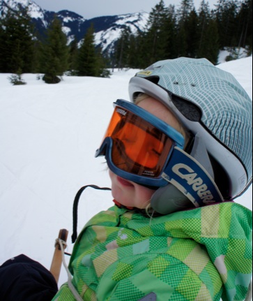 Helm auf, Brille ran und schon geht´s runter nach Marquartstein.  Foto: (c) Kinderoutdoor.de