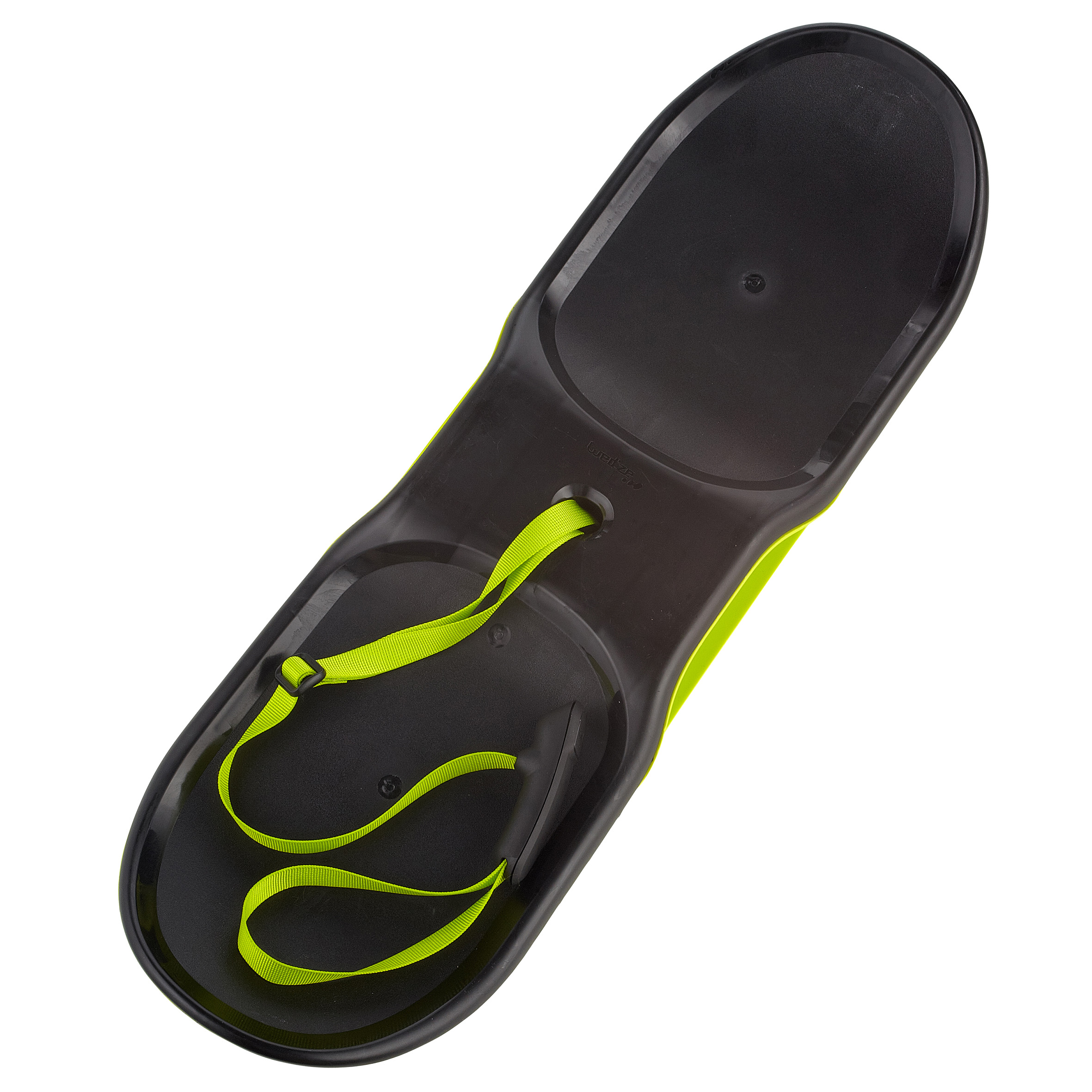 Mit dem Board Slide von Wed`ze (Eigenmarke von Decathlon) können die Kinder die Hänge im Stehen hinunter brettern oder sich darauf setzen. Foto: (c) Decathlon