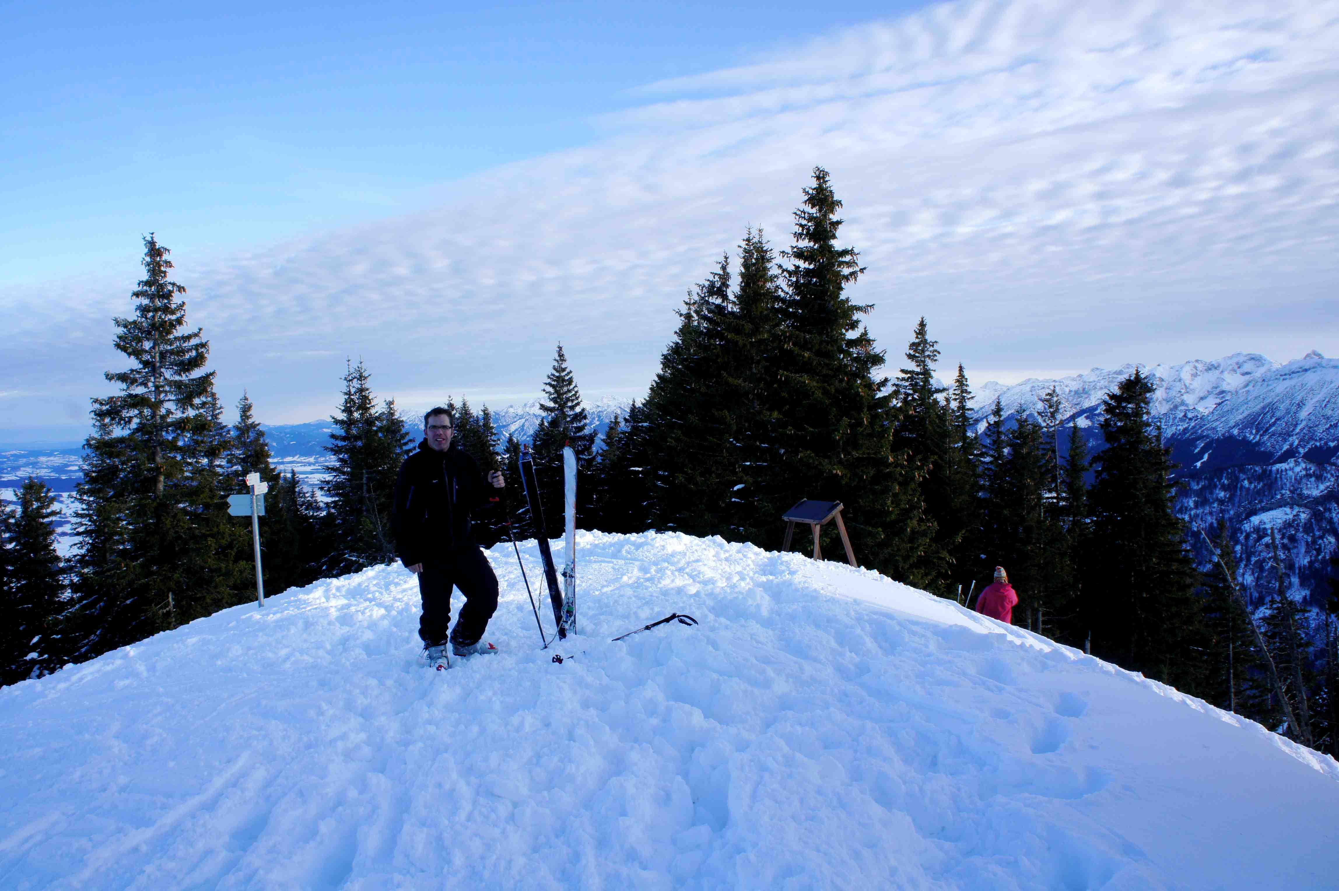 Auf dem Edelsberg angekommen. Wo ist mein Verto Micro Hoodie? Foto: (c) Kinderoutdoor.de