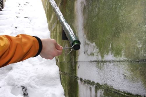 Gefunden! Hier haben Geocacher im Winter ihr Ziel erreicht. Immer mehr Familien begeistern sich dafür. Foto: (c) Garmin