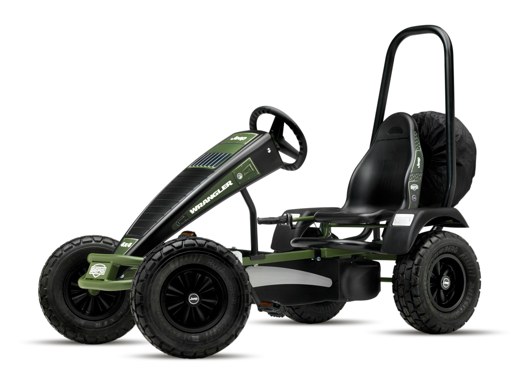 Auf der Straße und vor allem im Gelände sind die Kinder mit dem Jeep® Wrangler BF-3 Pedal-Gokart der König! foto: (c) Bergtoys