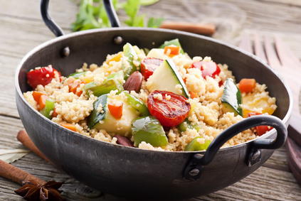 Bei diesem leckeren Couscous beißt niemand auf Sand, sondern auf lauter leckere Zutaten. Foto:© HLPhoto - Fotolia.com