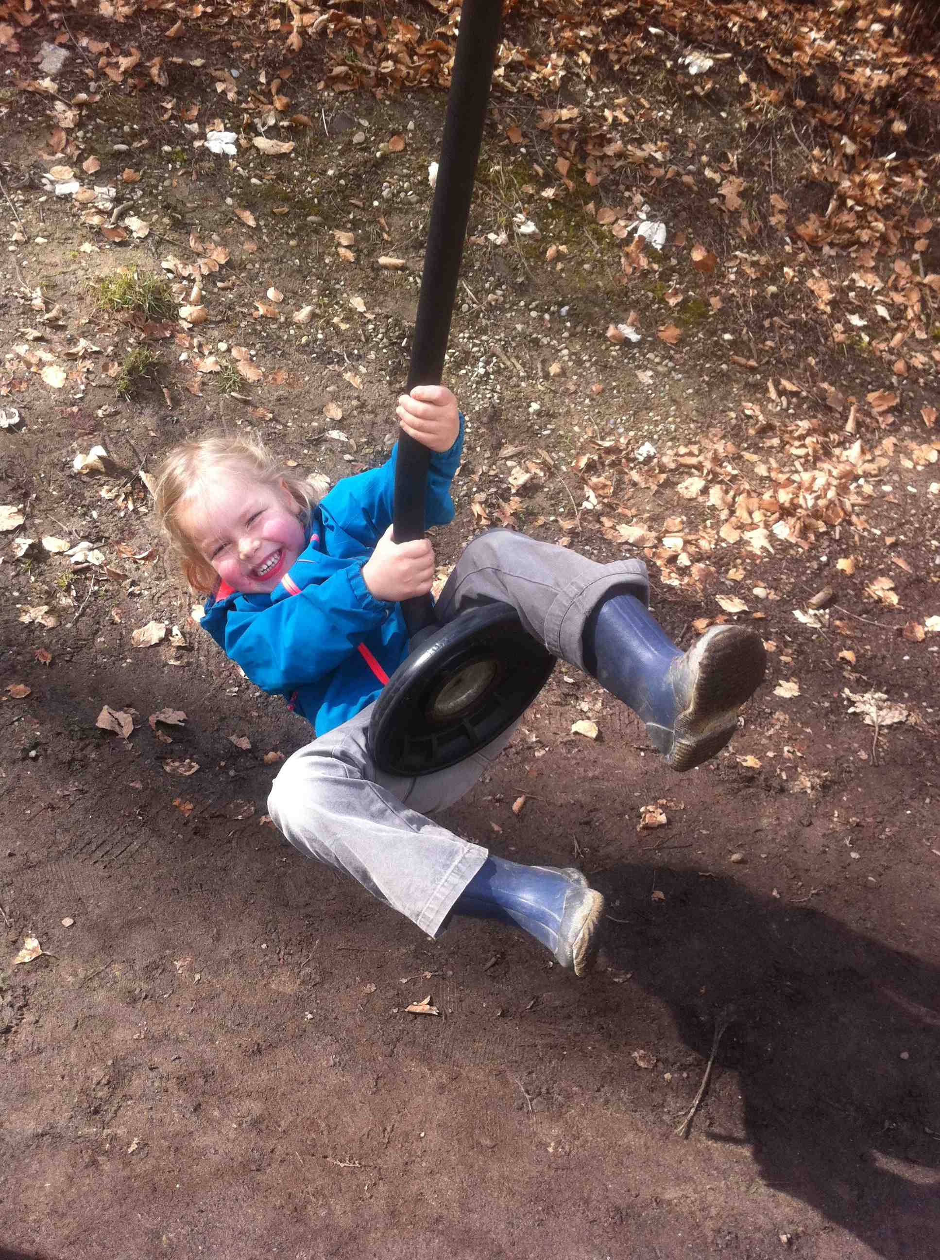 Wenn´s mal richtig zur Sache geht, behält die adidas Outdoor-Jacke ihren perfekten Sitz. Foto: (c) Kinderoutdoor.de