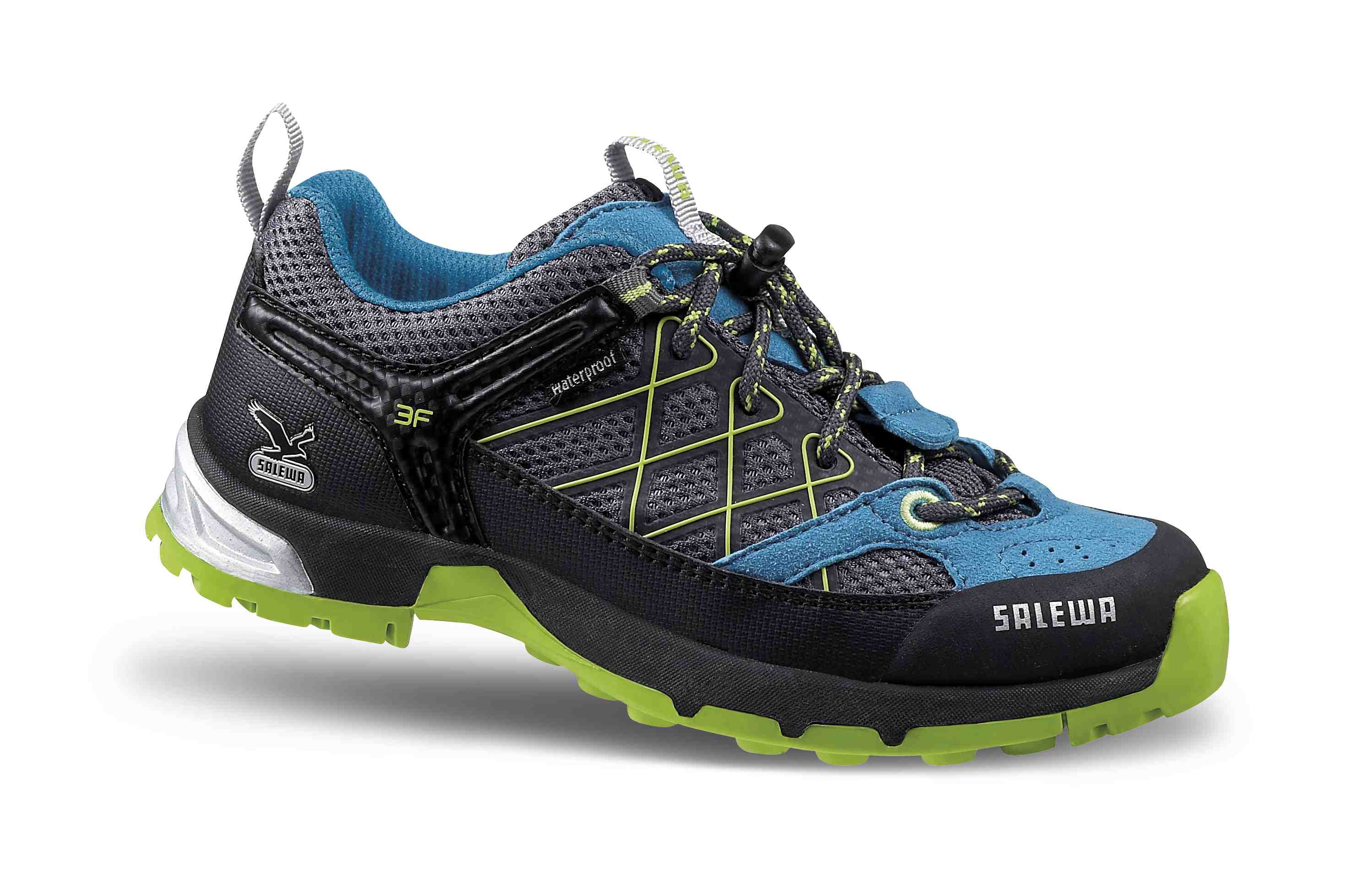 Einer für alles: Der Salewa Junior Firetail Waterproof Wanderschuh für Kinder ist so flott wie er aussieht. Foto: (c) Salewa