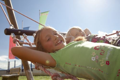 Endlich chillen. Auch Kinder haben ein Recht auf Nichtstun. In der Silvretta Montafon findet sich auch das eine oder andere ruhige Plätzchen. Foto: (c) Silvretta Montafon