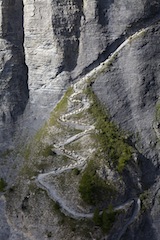 Mähwerke im Anamarsch! Auf der Belalp im schweizerischen Wallis, gibt es einen Almabtrieb der Schafe. © Valais/Wallis Promotion/
