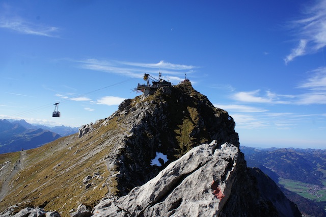 Schön voll ist auch schön! Der Gipfel vom Nebelhorn (2.224 m). Foto: (c) Kinderoutdoor.de