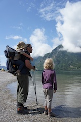 Wir verleihen die Kindertrage Kid Comfort II von Deuter an Kinderoutdoor.de User. Foto: (c) kinderoutdoor.de