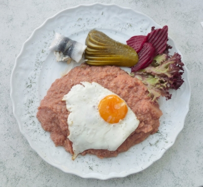 Unser kinderleichtes Labskaus Rezept für alle Landratten. Foto: (c) knipser5 / pixelio.de