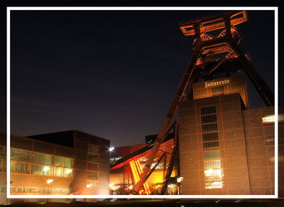 Schlittschuhlaufen in der Zeche Zollverein: Eine der coolsten Eisbahnen Deutschlands. Foto. (c) Jens Bredehorn / pixelio.de