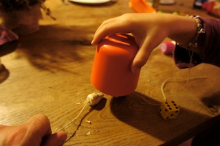 Wer fängt die Maus? Viel Spaß beim Spielen! Foto: (c) Kinderoutdoor.de