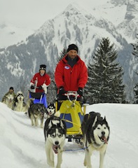 Wie im beamtendeutsch wohl ein Husky heißt? Schlittenantriebsvierbeiner? Beim Husky-Workshop in Kühtai lernen Kinder und Erwachsene unter Aufsicht eines staatlich geprüften Hundeschlittenführers den Umgang mit Schlittenhunden. Copyright: Husky Toni