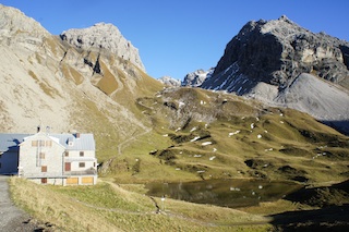 Berghütten sind im Winter und in der kommenden Saison 2014 ein lohnendes Ziel für Familien. Die Alpenvereine haben sich für Familien einiges einfallen lassen.  Foto: (c) Kinderoutdoor.de