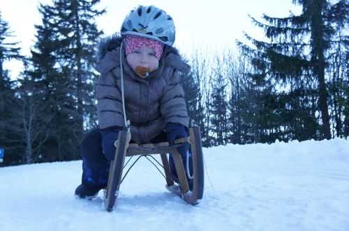 Saarland hat ein Epizentrum für Rodler: Den Peterberg, nach der Aufgabe des Skiliftes haben Schlittenpiloten noch mehr Platz. Foto: (c) Kinderoutdoor.de