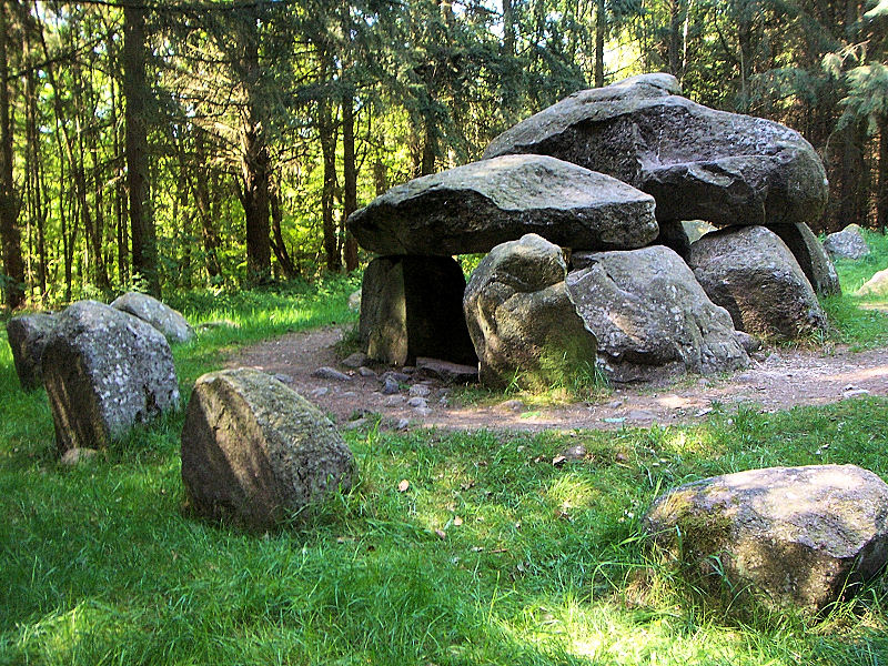 Die Steinzeit ist am Teufelsbackofen besonders gut zu verstehen.  Foto: (c) Wikipedia, org / Ch.Pagenkopf 
