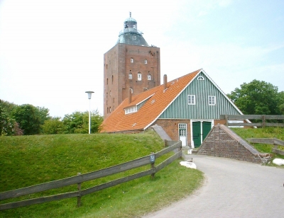 Der Leuchtturm Neuwerk ist der älteste in Deutschland und hat schon 700 Jahre auf den Mauern. Foto (c) Markus Kräft  / pixelio.de