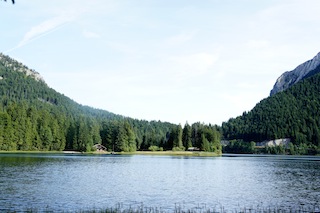 Der Spitzing See: Hier liegt die Obere Firstalm. Foto (c) Kinderoutdoor.de