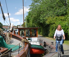 Paddeln und Pedal ist das neue Motto in Ostfriesland. Lernt die Halbinsel vom Fahrrad und dem Kanu aus kennen. foto (c) Ostfriesland Tourismus GmbH