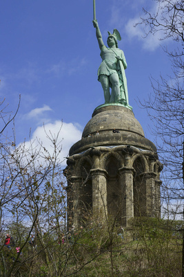 Wanderwege rund um das Hermannsdenkmal im Teutoburger Wald. Foto (c) Reinhard Grieger / pixelio.de