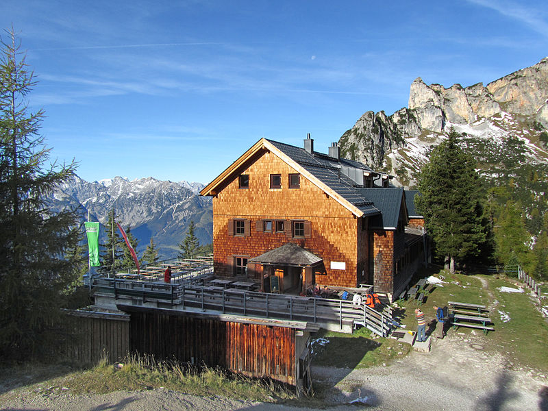 Tirol aus 1.834 m Höhe gesehen: Die Erfurter Hütte ist perfekt für Familien und per Seilbahn erreichbar. Foto (c) Jörg Braukmann, Wikipedia. Creative Commons Attribution-Share Alike 3.0 Unported