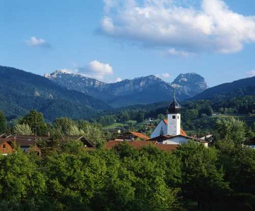Camping in Bad Feilnbach: Vier Sterne und mehr Luxus. Foto: (c) Dorfpanorama Copyright: Kur- und Gästeinformation Bad Feilnbach