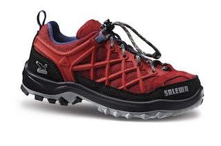 Salewa bietet Markenschuhe made in Eu. Der wildfire für Outdoor Kids gehört dazu. foto (c) Salewa