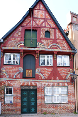 In Lüneburg können die Stadtführung für Kinder auch kostümierte Guides leiten.  foto (c) Bernd Kasper  / pixelio.de
