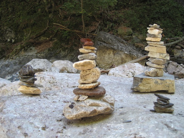 Zu unseren Spielideen gehört auch der Turmbau. Foto (c) Kinderoutdoor.de