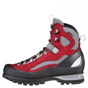 Ferrata Junior GTX. Hanwag bringt kleine Gipfelstürmer nach oben. Foto (c) Hanwag
