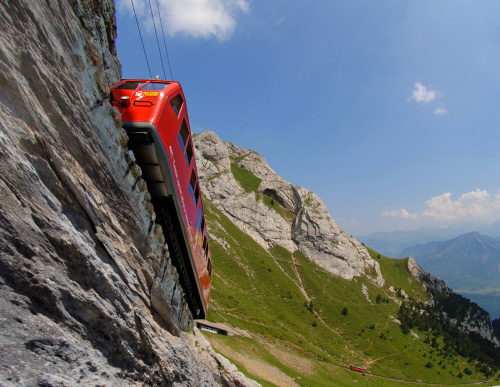 Die steilste Zahnradbahn der Welt fährt den Pilatus hinauf. Ein tolles Erlebnis für Euch und die Kinder. Foto (c) Luzern Tourismus