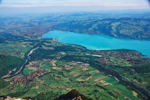 Kommt beim Urlaub in der Schweiz am Thuner See vorbei. In den St. Beatus Höhlen soll einst ein furchtbarer Drache gehaust haben. Foto (c) Thun Thunersee Tourismus
