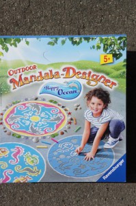 Der Preis von 16 Euro für den Outdoor Mandala Designer geht in Ordnung.  Foto (c) Kinderoutdoor.de