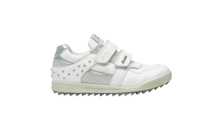 Glitzer und Glamour Baby! Mit Gore Tex Surround sind auch diese Prinzessinnen Schuhe trocken. Foto (c) Primigi / Gore-Tex