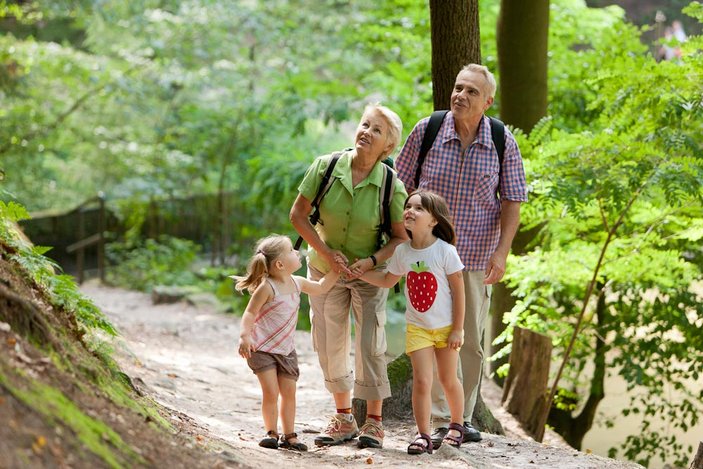 Wander in der Sächsischen Schweiz: Da sind selbst Kinder begeistert dabei! Foto: Michael Bader/Tourismusverband Sächsische Schweiz e.V.