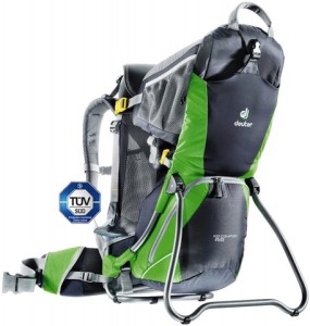 Eine Kindertrage mit viel Luft: Die Kid Comfort Air von Deuter.  Foto (c) Deuter