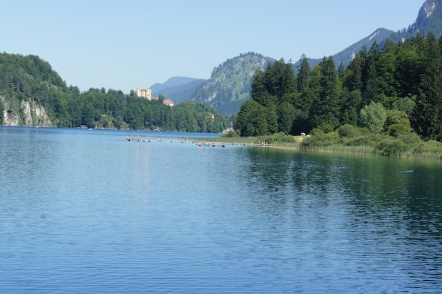 Badeseen gibt es viele: Doch das Alpseebad bei Hohenschwangau ist etwas Besonderes. Foto (c) Kinderoutdoor.de