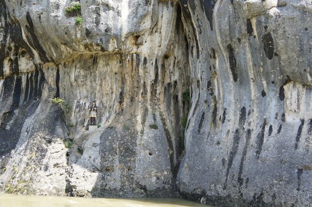 Ein Schiff wird kommen! Da staunt sogar der heilige Nepomuk wenn Ihr auf dem Floss vorbeikommt. Foto (c) Kinderoutdoor.de