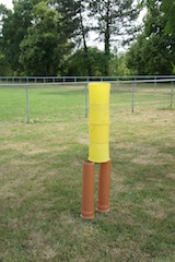 Dosenschießen mit dem Fußball. Wer räumt ab? Foto (c) Kinderoutdoor.de