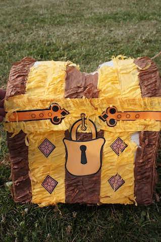 Der Schatz von unserer Cowboy Schnitzeljagd ist gefunden. Foto (c) Kinderoutdoor.de