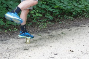 Härtetest für unseren Kocher aus leeren Dosen.  Foto (c) kinderoutdoor.de