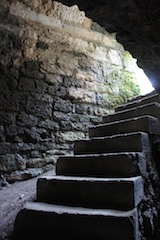 Burgen sind für die Kinder das pure Abenteuer: Hier gibt es immer wieder neues zu entdecken. Foto (c) Kinderoutdoor.de